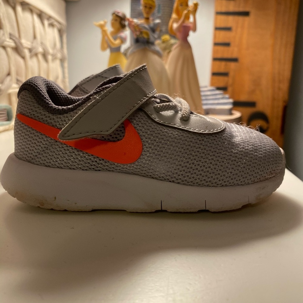 Toddler Nike sneakers